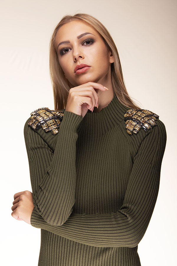 Modella Alpi Fashion in ritratto editoriale